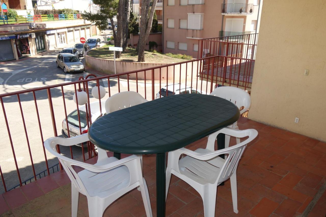 Apartamentos Port-Pelegri Calella De Palafrugell Exterior photo